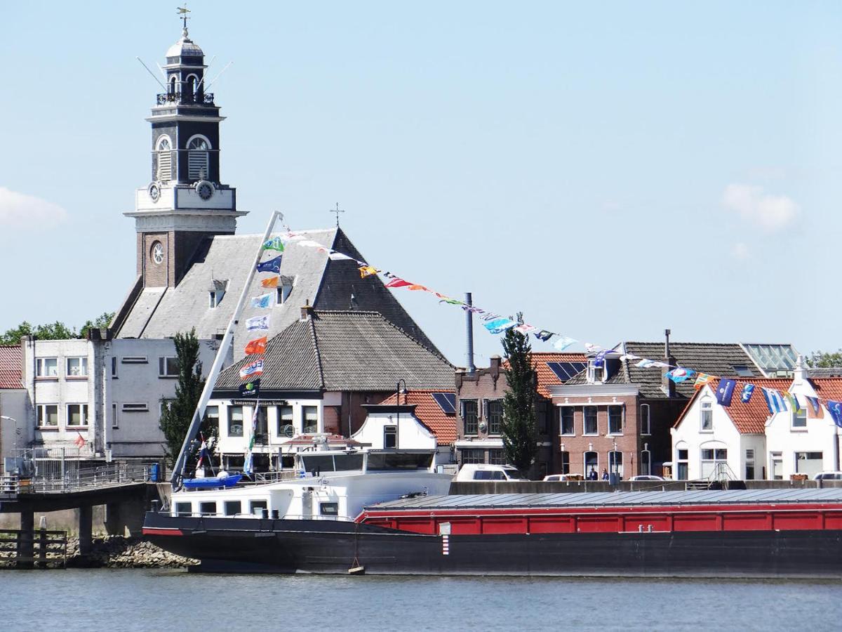 De Kapiteinshut Aan De Rivier Met Xl Ligbad En Sauna * Lekkerkerk