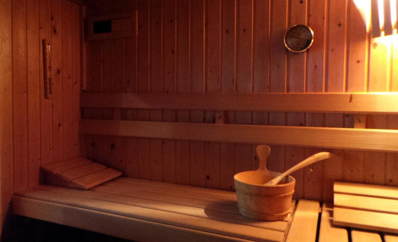 Apartment De Kapiteinshut Aan De Rivier Met Xl Ligbad En Sauna